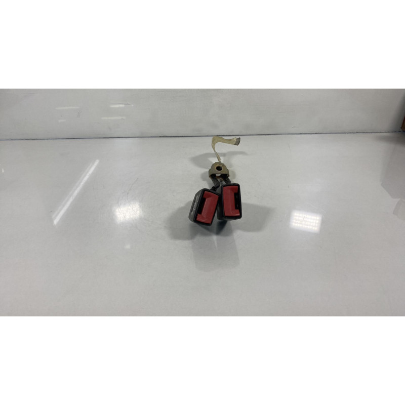 Attache ceinture arriere gauche VOLKSWAGEN BORA Photo n°2