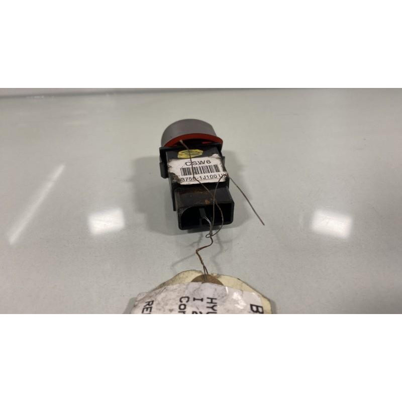 Bouton de warning HYUNDAI I 20 1 Photo n°1
