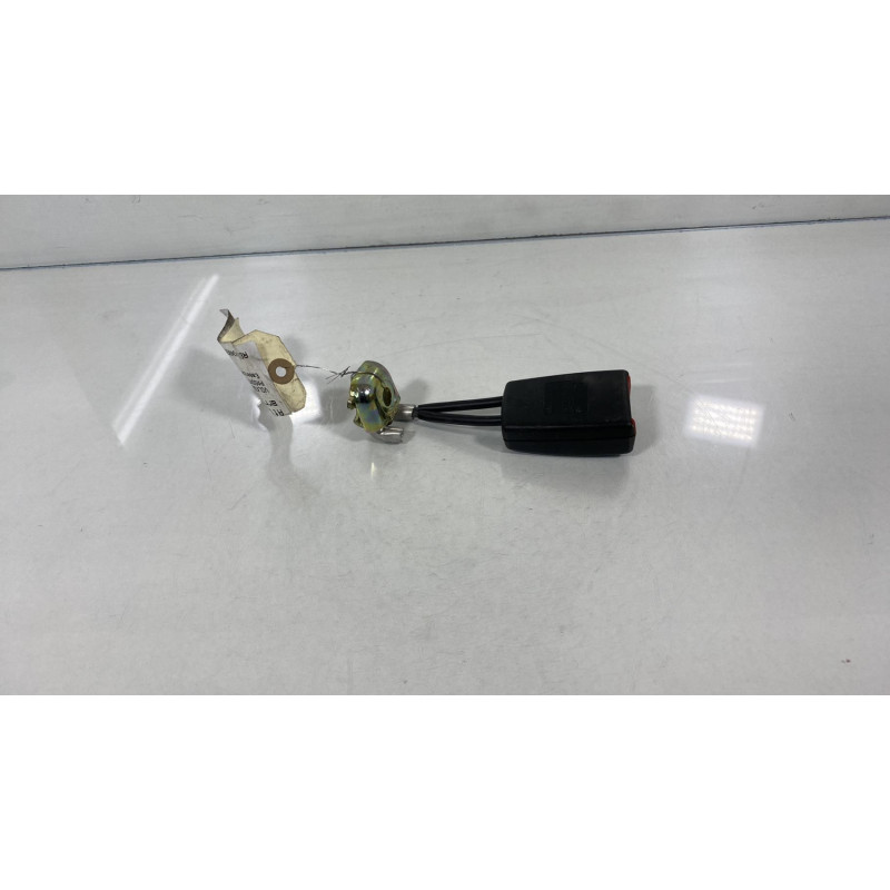 Attache ceinture arriere droit VOLKSWAGEN PASSAT 4 Photo n°2