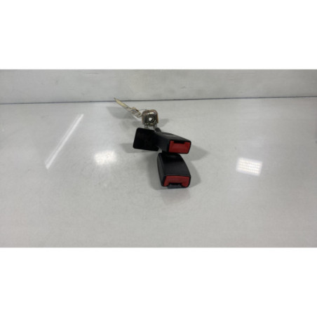 Attache ceinture arriere gauche VOLKSWAGEN PASSAT 4 Photo n°1