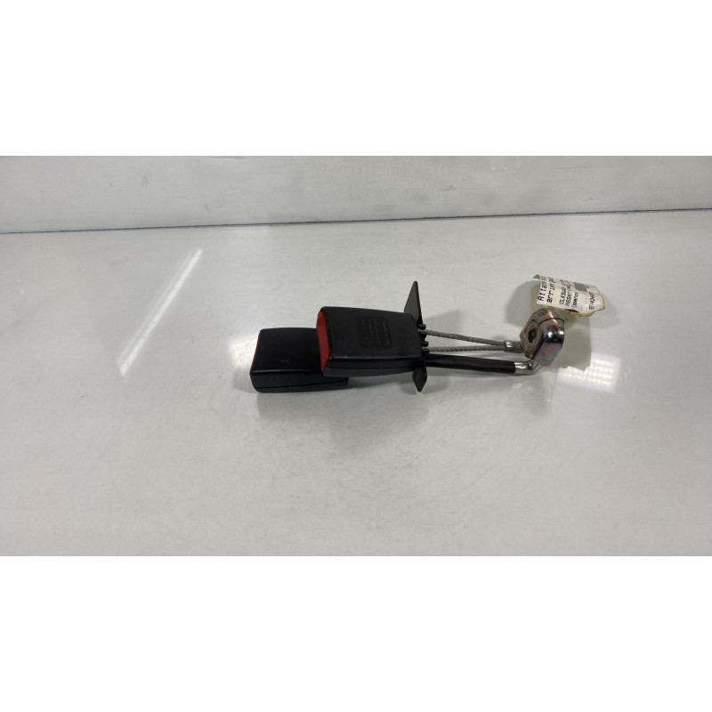 Attache ceinture arriere gauche VOLKSWAGEN PASSAT 4 Photo n°3