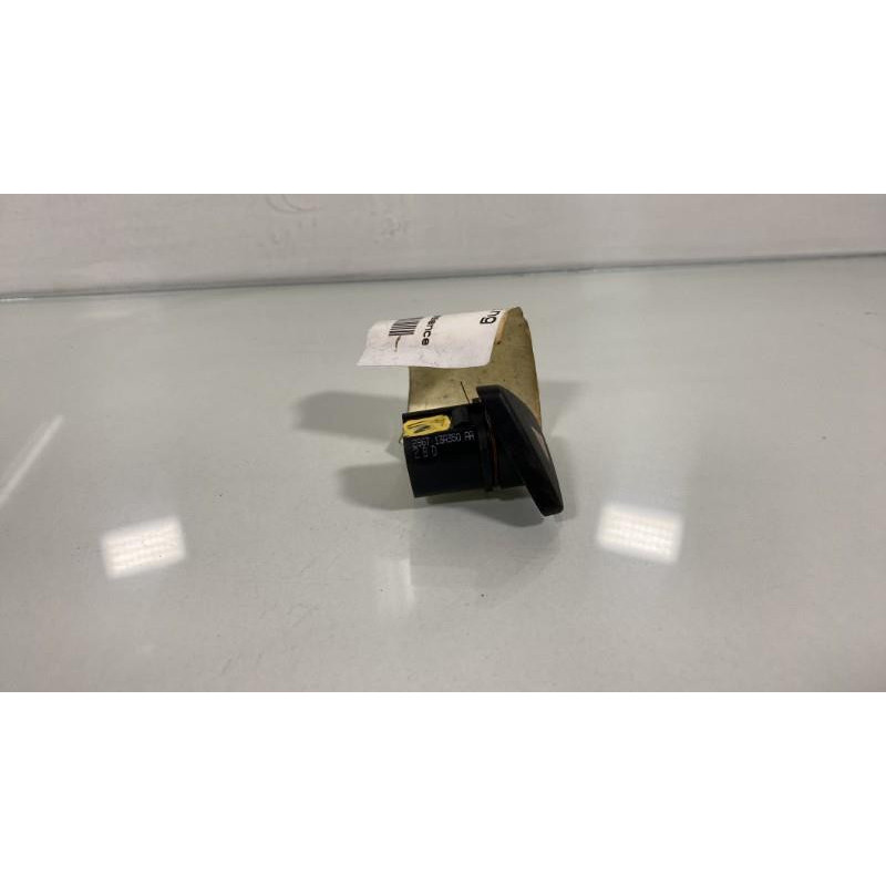 Bouton de warning FORD FIESTA 5 Photo n°3