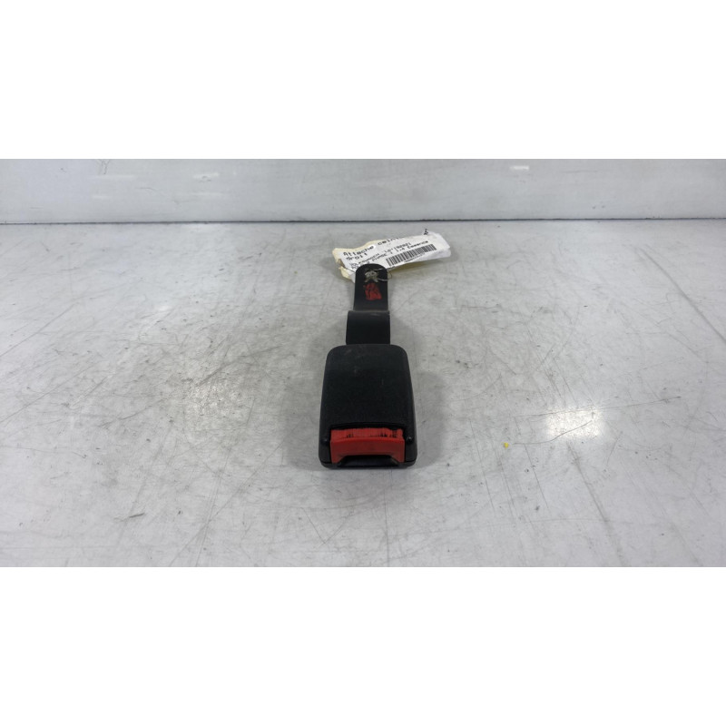 Attache ceinture avant droit VOLKSWAGEN POLO 3 Photo n°1