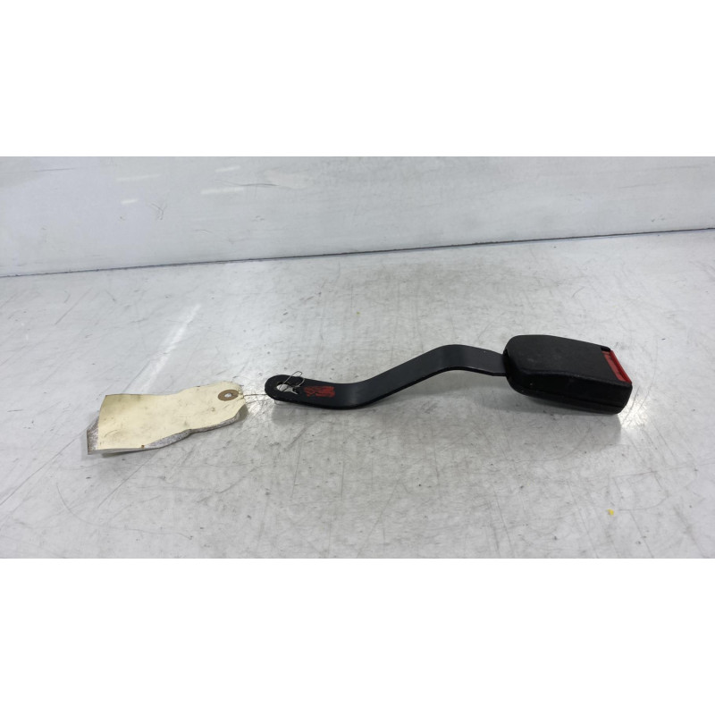 Attache ceinture avant droit VOLKSWAGEN POLO 3 Photo n°2