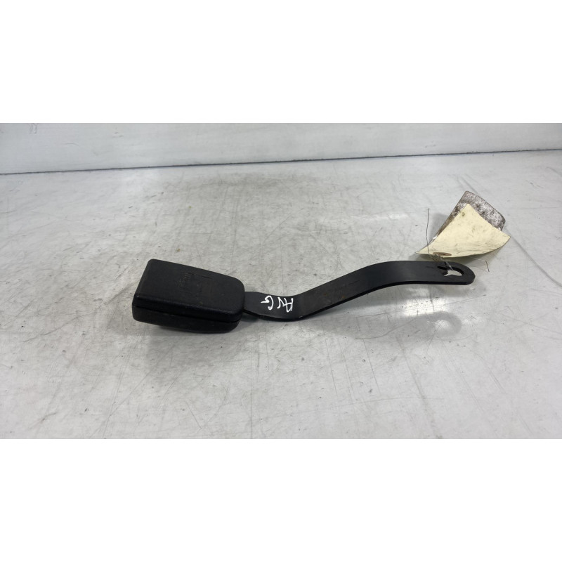Attache ceinture avant gauche VOLKSWAGEN POLO 3 Photo n°2