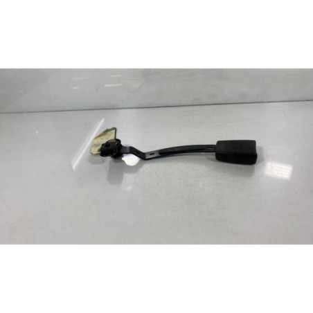 Attache ceinture avant droit VOLKSWAGEN GOLF 4 Photo n°1