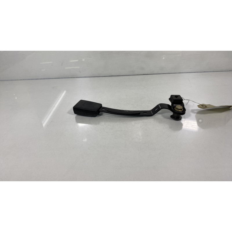 Attache ceinture avant droit VOLKSWAGEN GOLF 4 Photo n°3