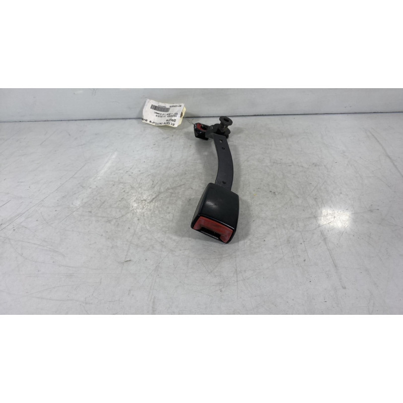 Attache ceinture avant gauche VOLKSWAGEN GOLF 4 Photo n°1