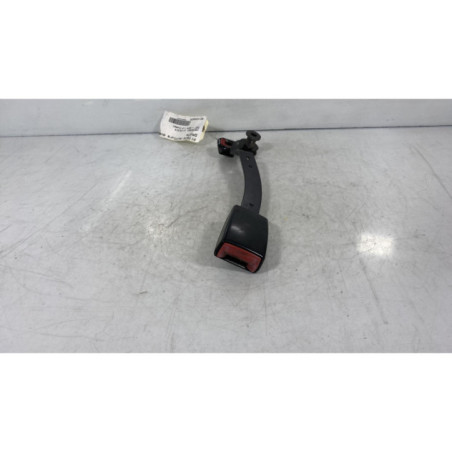Attache ceinture avant gauche VOLKSWAGEN GOLF 4 Photo n°1