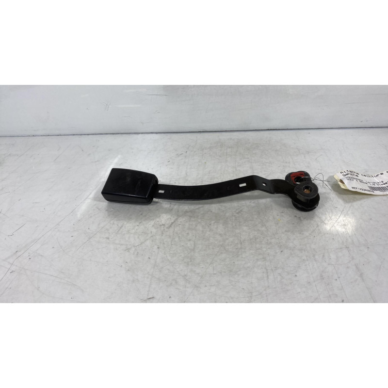 Attache ceinture avant gauche VOLKSWAGEN GOLF 4 Photo n°3