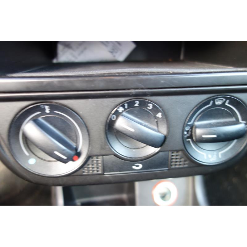 Ceinture arriere droit VOLKSWAGEN FOX Photo n°9