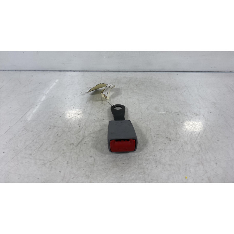 Attache ceinture arriere droit TOYOTA RAV4 2 Photo n°2