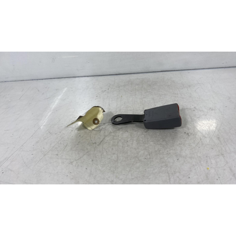 Attache ceinture arriere droit TOYOTA RAV4 2 Photo n°3