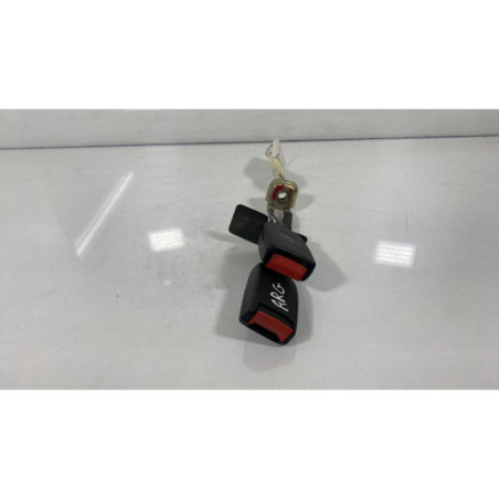 Attache ceinture arriere gauche VOLKSWAGEN PASSAT 4 Photo n°1