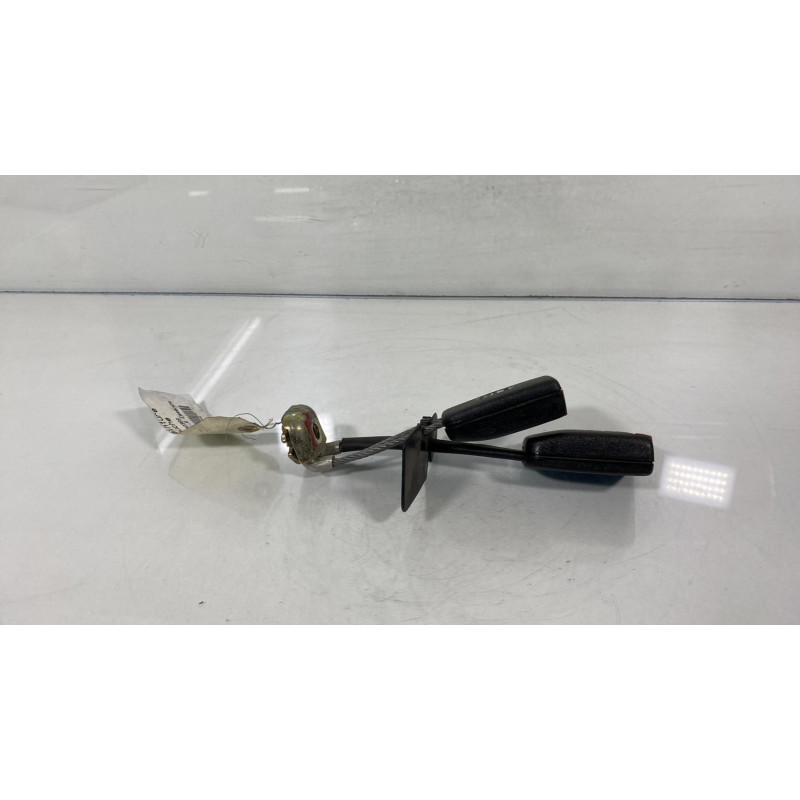 Attache ceinture arriere gauche VOLKSWAGEN PASSAT 4 Photo n°3
