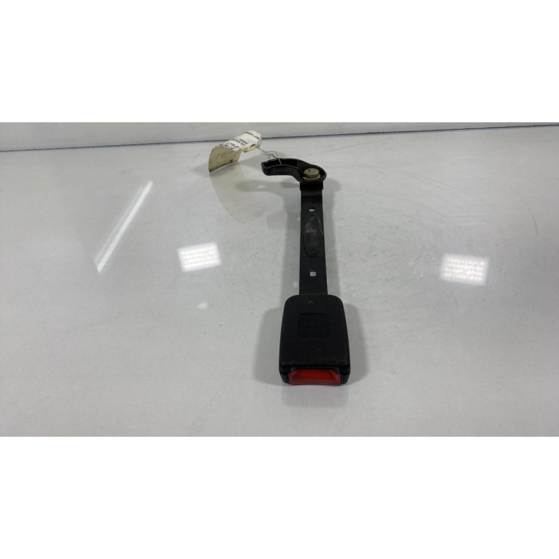 Attache ceinture avant droit VOLKSWAGEN PASSAT 4 Photo n°2