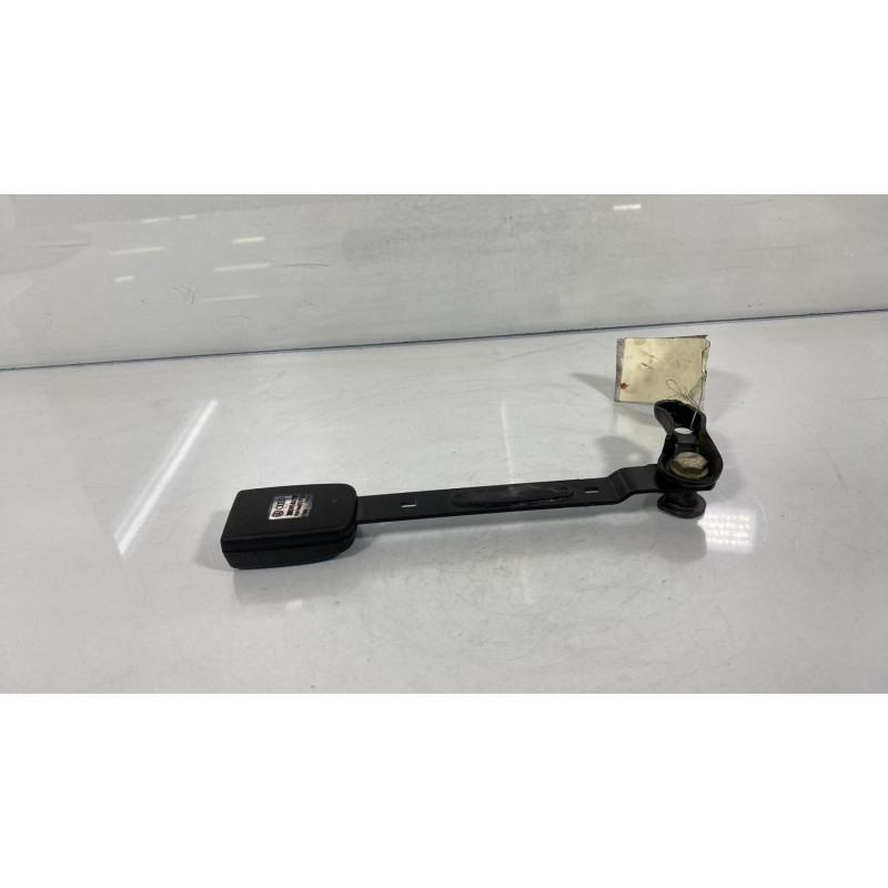 Attache ceinture avant droit VOLKSWAGEN PASSAT 4 Photo n°3
