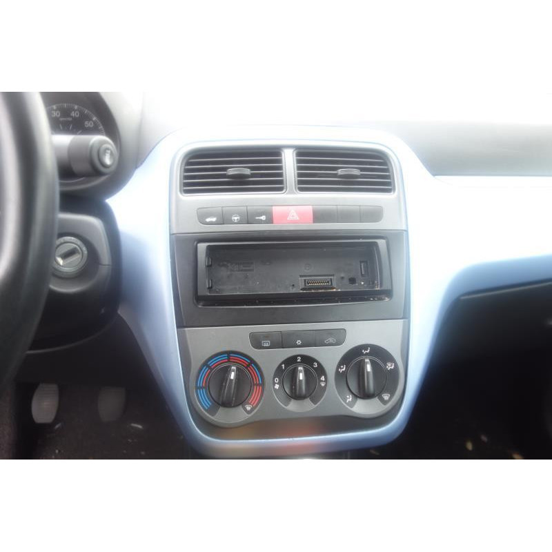 Volant FIAT GRANDE PUNTO Photo n°7