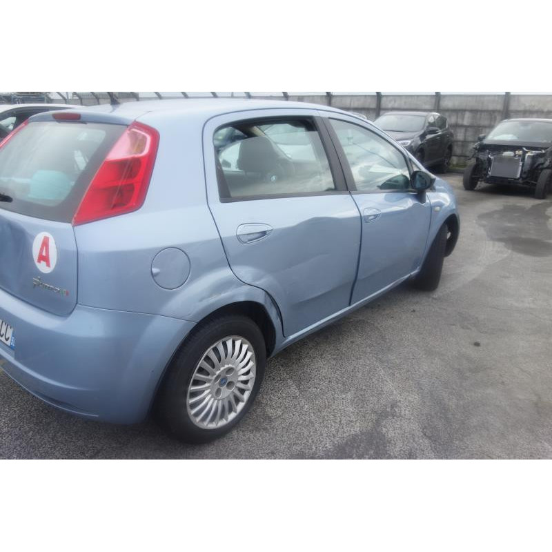 Volant FIAT GRANDE PUNTO Photo n°11