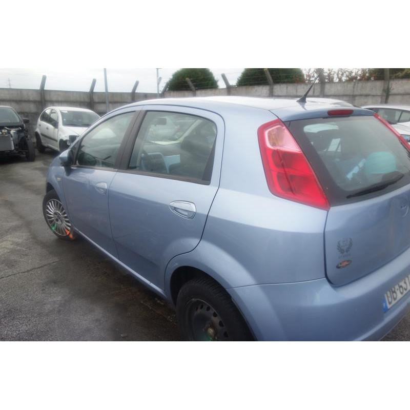 Volant FIAT GRANDE PUNTO Photo n°12