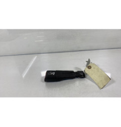 Attache ceinture arriere droit TOYOTA AURIS 1