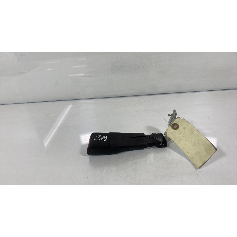Attache ceinture arriere droit TOYOTA AURIS 1 Photo n°2