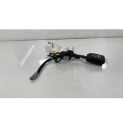 Attache ceinture avant droit TOYOTA AURIS 1