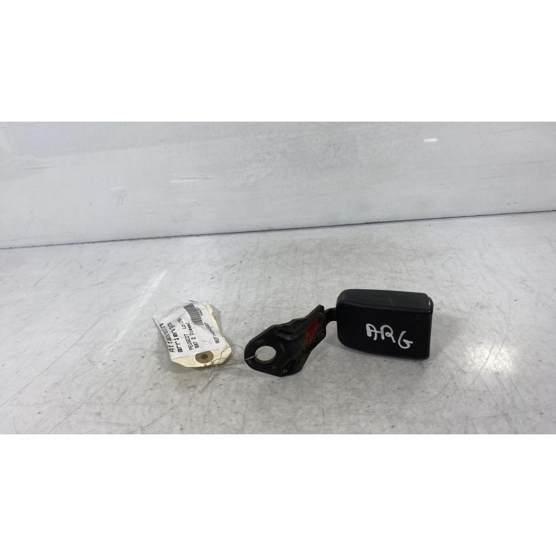 Attache ceinture arriere gauche PEUGEOT 807 Photo n°2