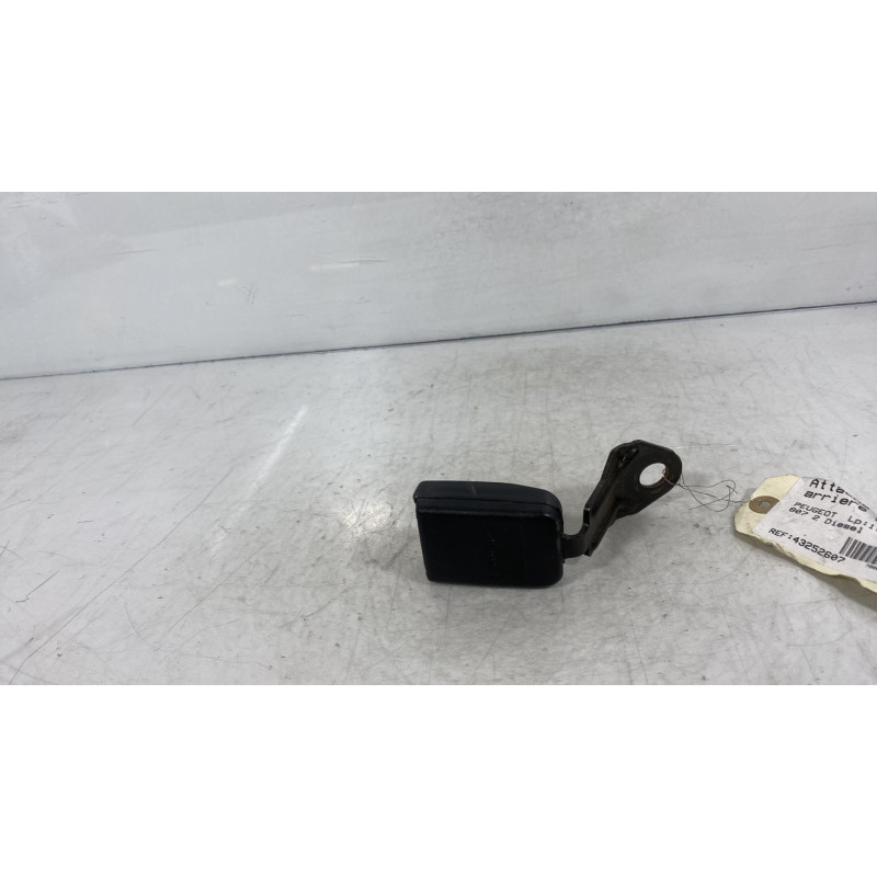 Attache ceinture arriere gauche PEUGEOT 807 Photo n°3