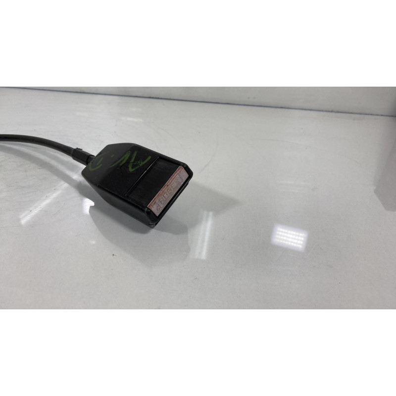 Attache ceinture avant droit RENAULT R4 Photo n°3