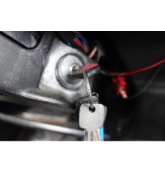 Attache ceinture avant droit RENAULT R4