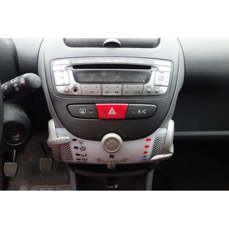 Pretensionneur de ceinture avant gauche CITROEN C1 1 Photo n°9