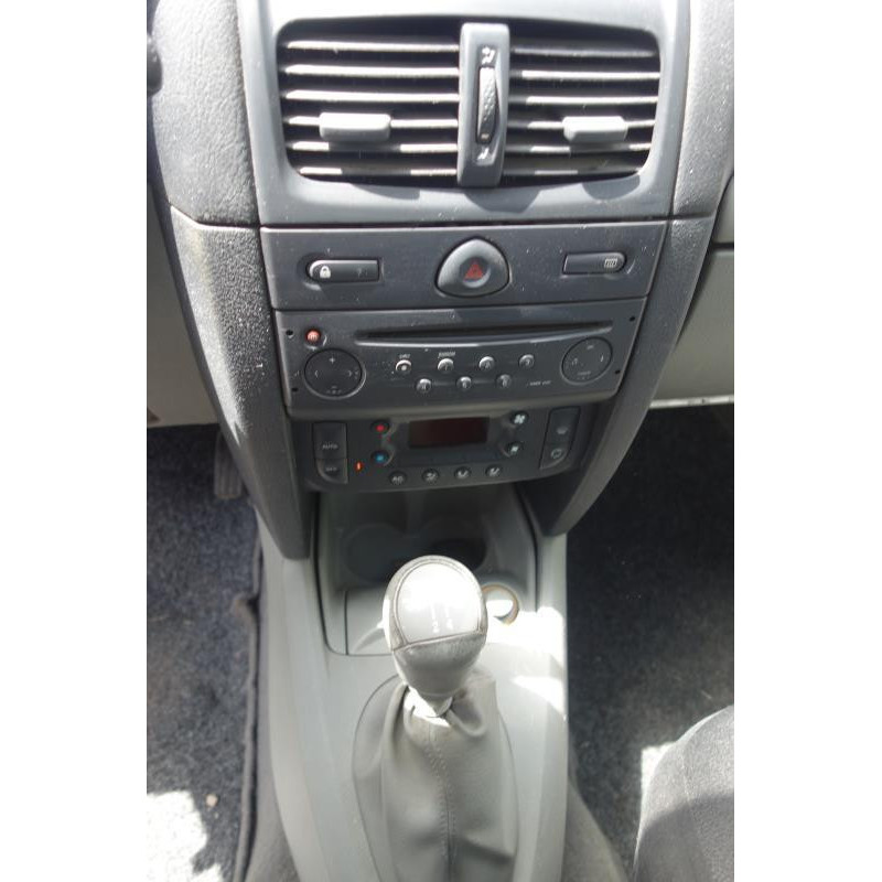 Leve vitre electrique arriere droit RENAULT CLIO 2 Photo n°10