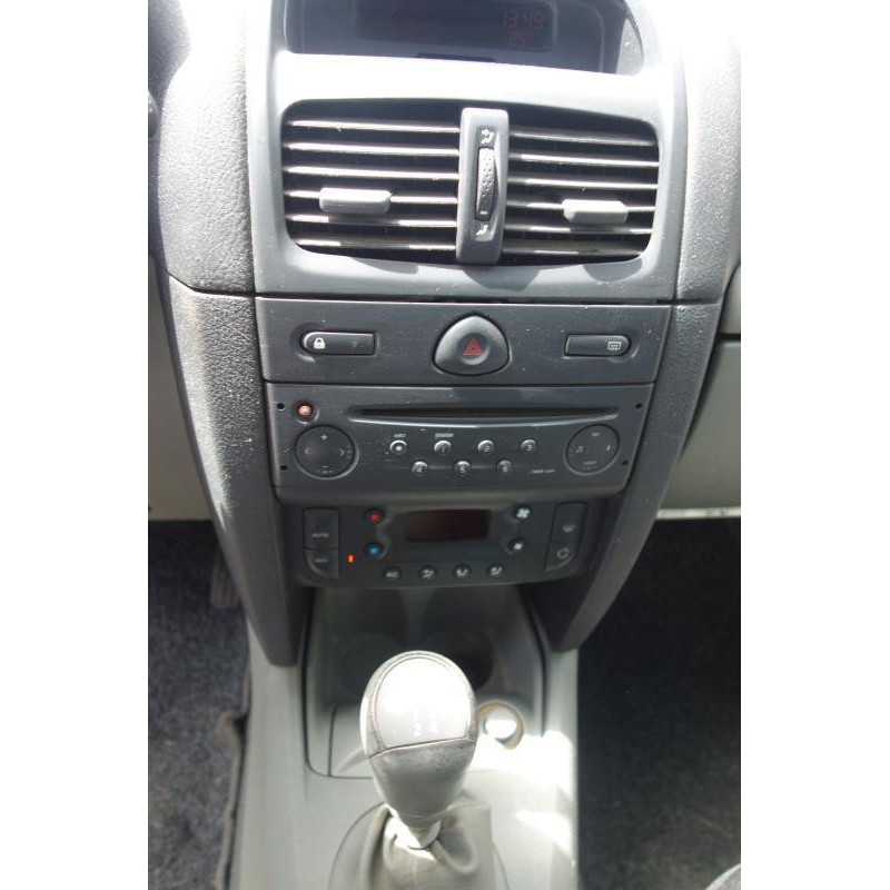 Leve vitre electrique arriere droit RENAULT CLIO 2 Photo n°12