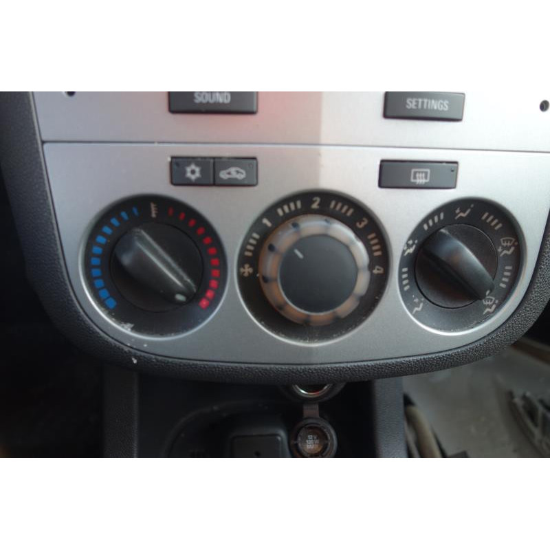 Pommeau de vitesses OPEL CORSA D Photo n°9