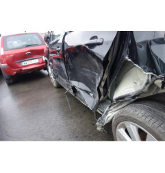 Fermeture de capot PEUGEOT 5008 1