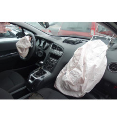 Fermeture de capot PEUGEOT 5008 1