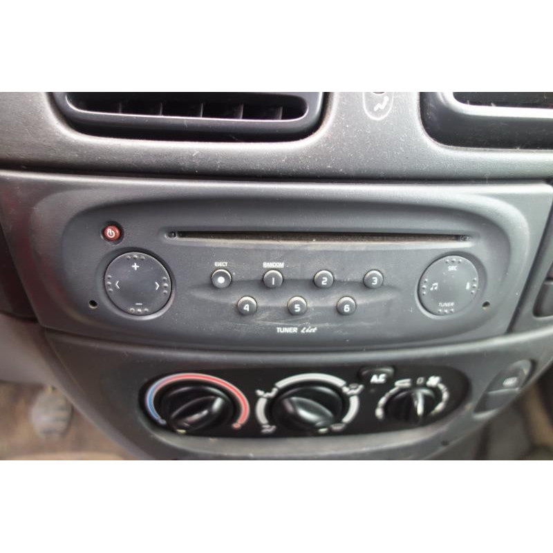 Porte avant droit RENAULT MEGANE 1 Photo n°9