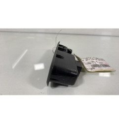 Interrupteur de leve vitre arriere droit PEUGEOT 5008 1