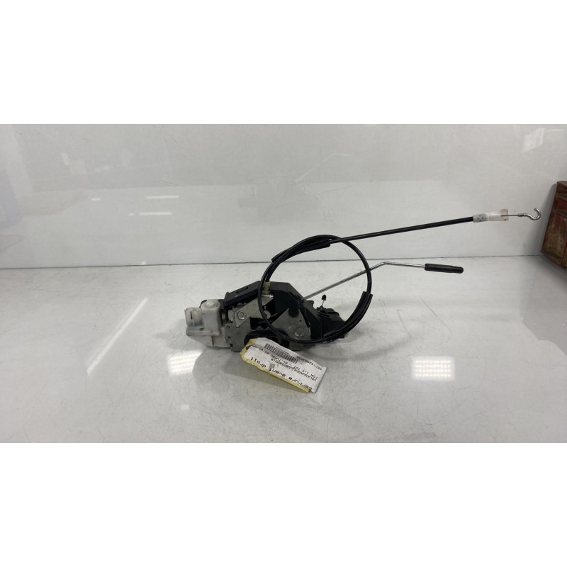 Serrure avant droit VOLKSWAGEN FOX Photo n°1