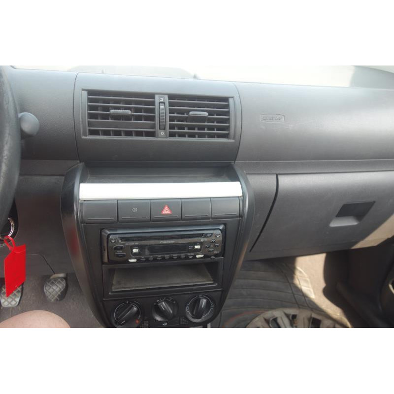 Serrure avant droit VOLKSWAGEN FOX Photo n°10