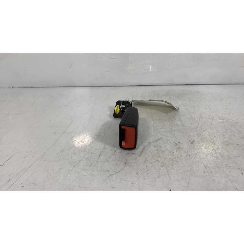 Attache ceinture arriere droit OPEL ASTRA J Photo n°1