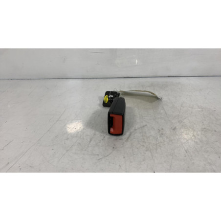 Attache ceinture arriere droit OPEL ASTRA J Photo n°1