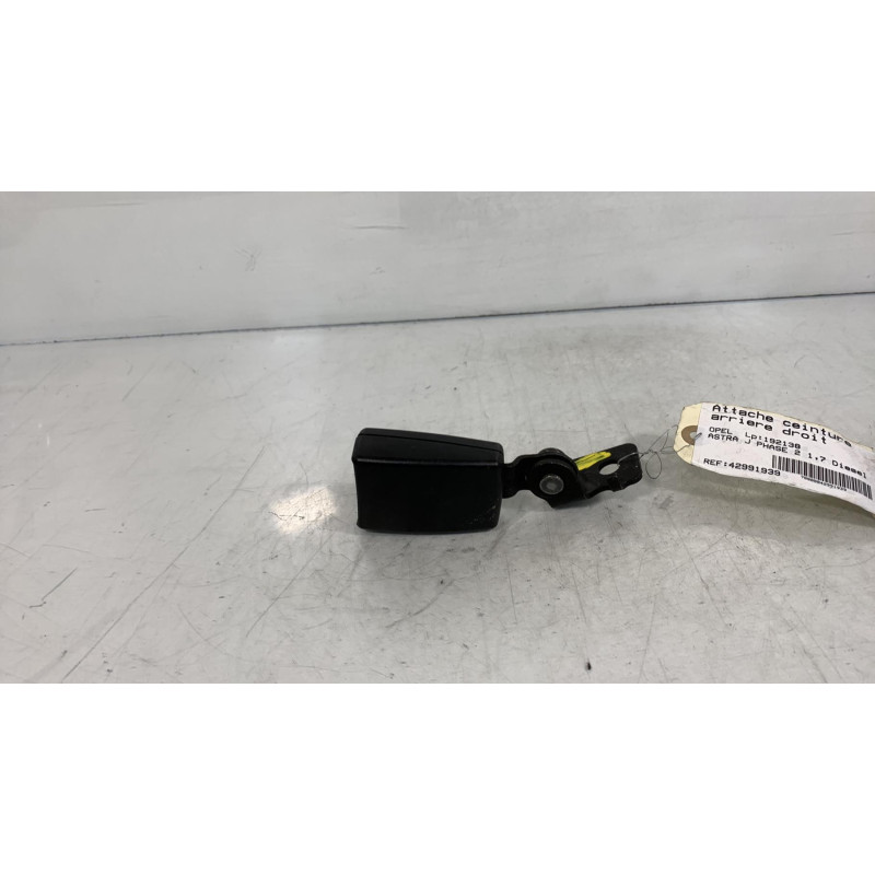 Attache ceinture arriere droit OPEL ASTRA J Photo n°3