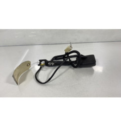 Attache ceinture avant gauche TOYOTA YARIS 2 Photo n°1