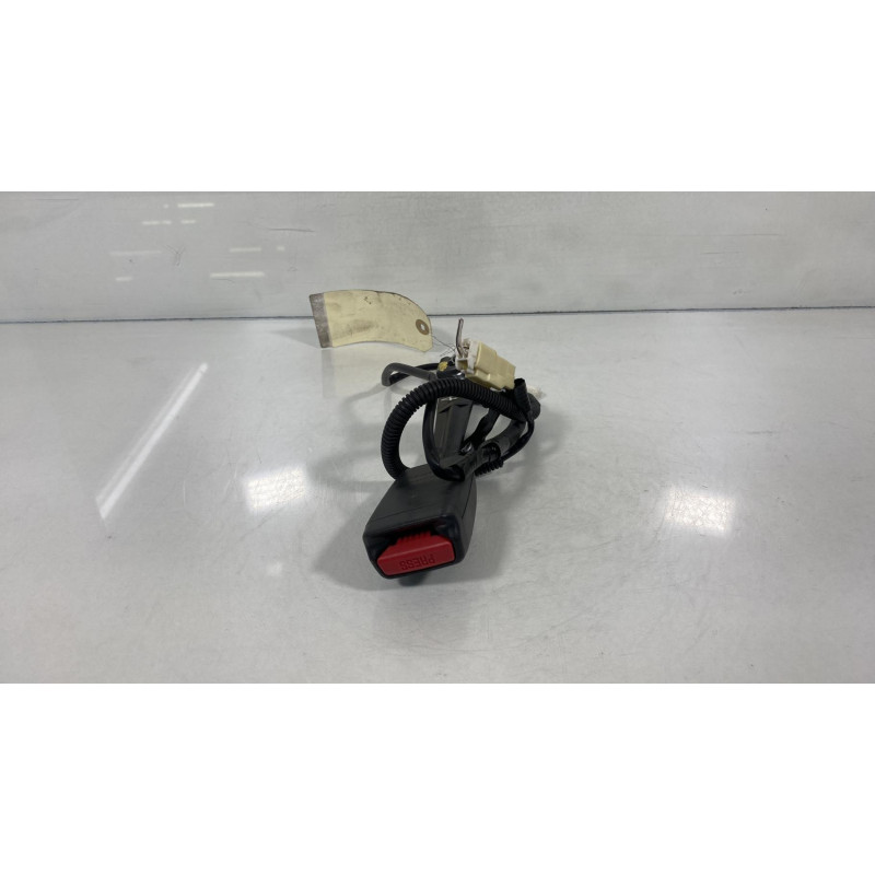 Attache ceinture avant gauche TOYOTA YARIS 2 Photo n°2