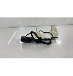 Attache ceinture avant gauche TOYOTA YARIS 2