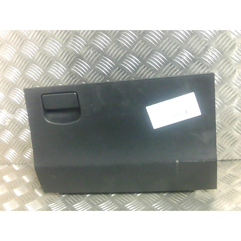 Boite a gants TOYOTA YARIS 2 Photo n°2