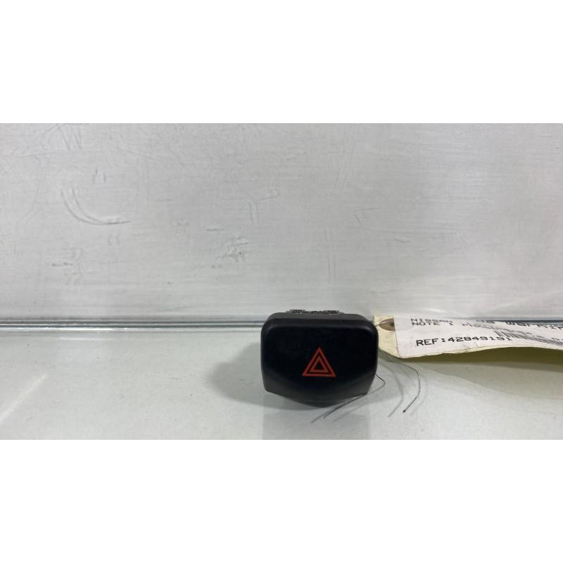 Bouton de warning NISSAN NOTE 1 Photo n°2