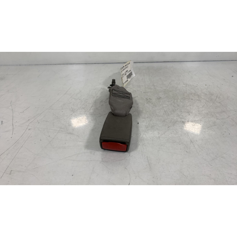Attache ceinture arriere droit NISSAN NOTE 1 Photo n°1